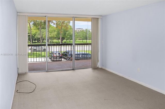 10425 SW 112th Avenue 204, Miami, FL 33176