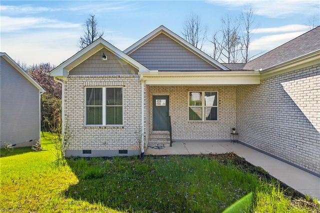 2113 Lancey Drive, Thomasville, NC 27360