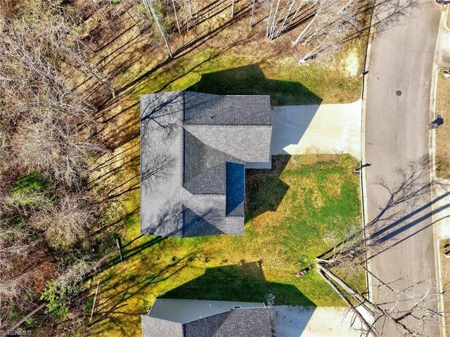 2113 Lancey Drive, Thomasville, NC 27360