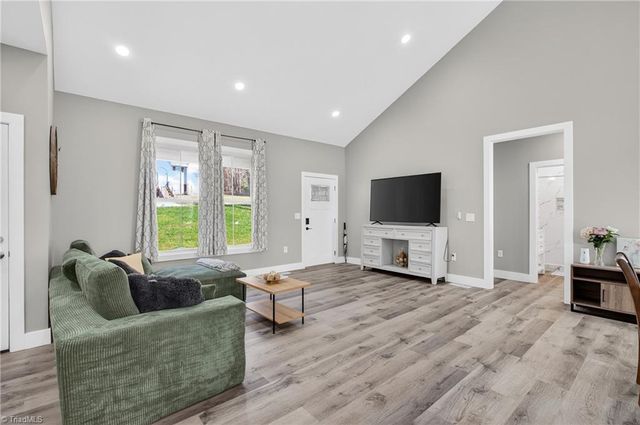 2113 Lancey Drive, Thomasville, NC 27360