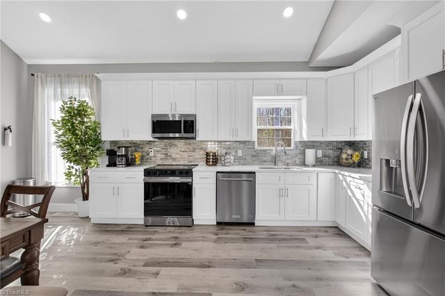 2113 Lancey Drive, Thomasville, NC 27360