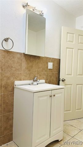 701 Cedar Avenue, Niagara Falls, NY 14301