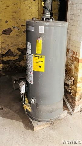 701 Cedar Avenue, Niagara Falls, NY 14301