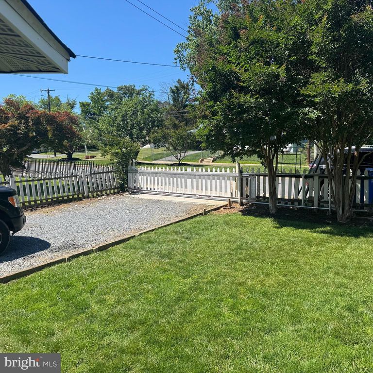 Image 13 of property listing at 4411 71ST AVE, Hyattsville, MD 20784