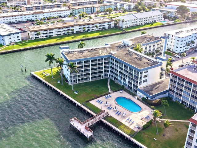 100 Paradise Harbour Boulevard 304, North Palm Beach, FL 33408