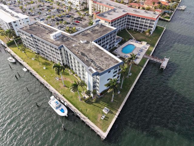 100 Paradise Harbour Boulevard 304, North Palm Beach, FL 33408