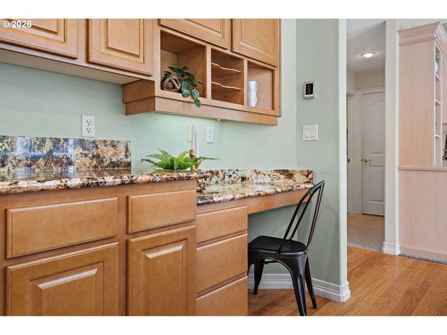 15331 Sw PEACHTREE Dr, Portland, OR 97224