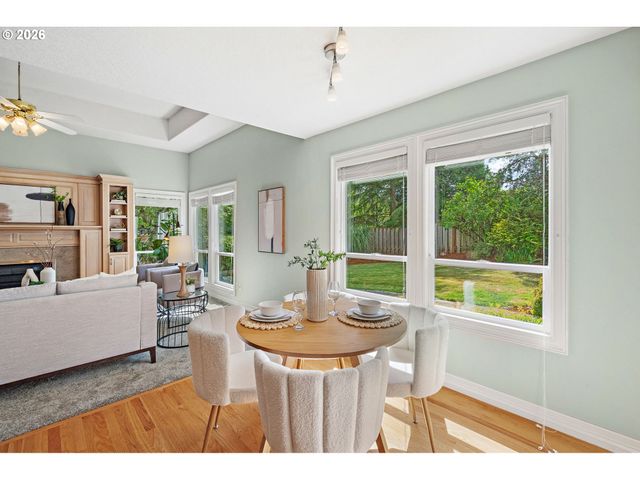 15331 Sw PEACHTREE Dr, Portland, OR 97224
