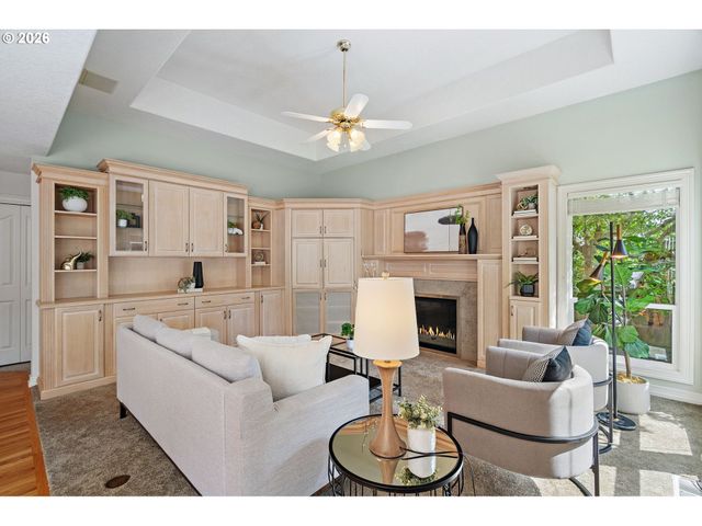 15331 Sw PEACHTREE Dr, Portland, OR 97224