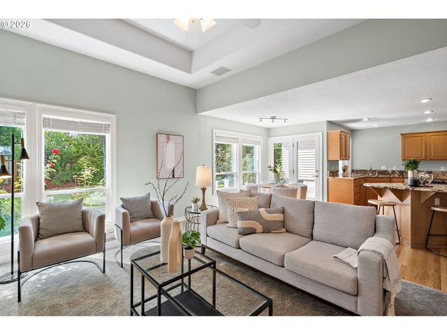 15331 Sw PEACHTREE Dr, Portland, OR 97224