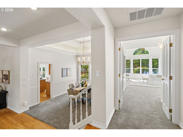 15331 Sw PEACHTREE Dr, Portland, OR 97224