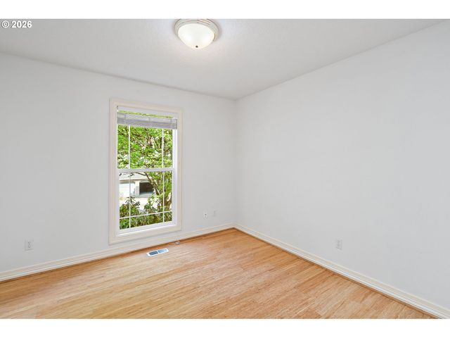 15331 Sw PEACHTREE Dr, Portland, OR 97224