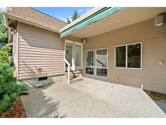 15331 Sw PEACHTREE Dr, Portland, OR 97224