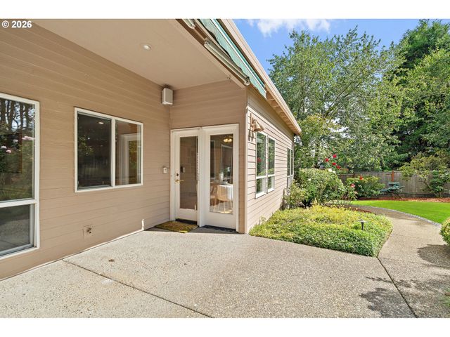 15331 Sw PEACHTREE Dr, Portland, OR 97224