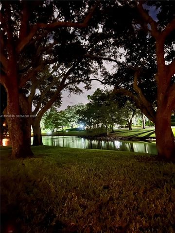 803 Silverleaf Oak Ct, Palm Beach Gardens, FL 33410