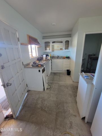36320 E 60th Street, Palmdale, CA 93552