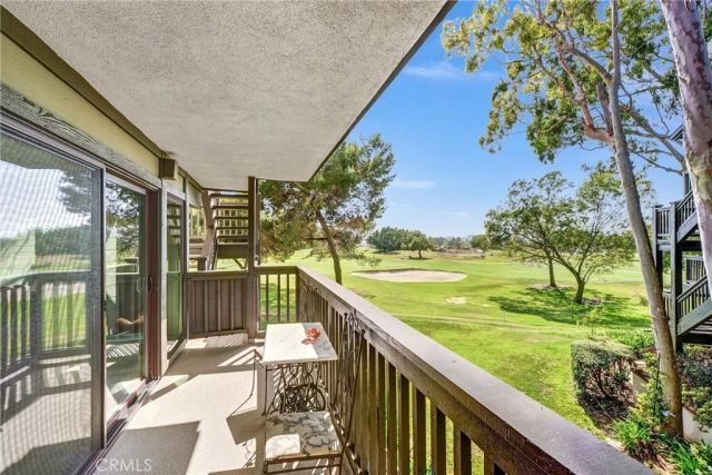 11 Las Brisas 6, Irvine, CA 92612