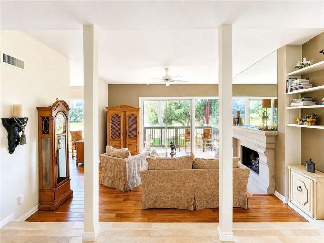 11 Las Brisas 6, Irvine, CA 92612