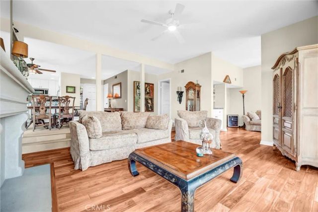 11 Las Brisas 6, Irvine, CA 92612