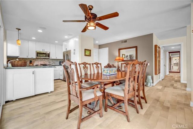 11 Las Brisas 6, Irvine, CA 92612