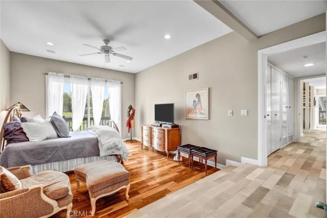 11 Las Brisas 6, Irvine, CA 92612
