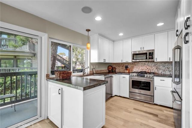 11 Las Brisas 6, Irvine, CA 92612