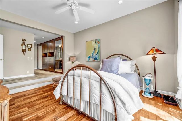 11 Las Brisas 6, Irvine, CA 92612
