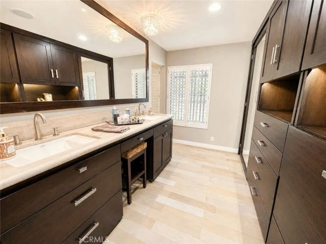 11 Las Brisas 6, Irvine, CA 92612