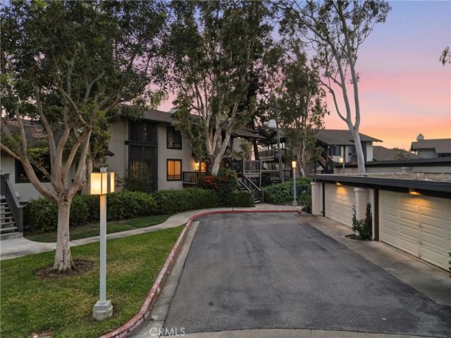 11 Las Brisas 6, Irvine, CA 92612