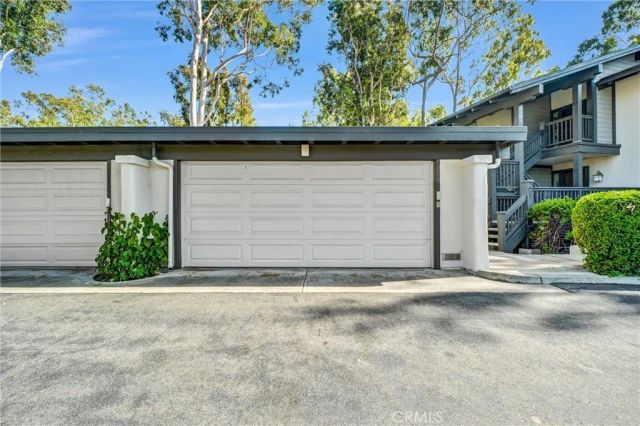 11 Las Brisas 6, Irvine, CA 92612