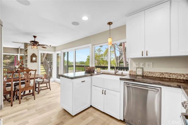 11 Las Brisas 6, Irvine, CA 92612
