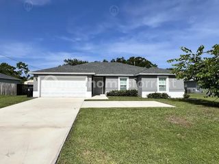 440 SE Asbury Lane, Port St Lucie, FL 34983