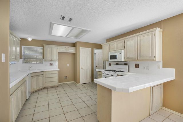 3040 Flamingo Circle, Southlake, TX 76092
