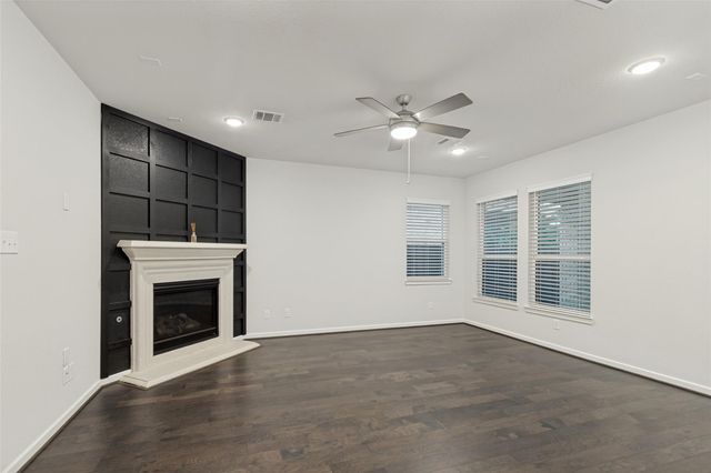 385 Weimer Lagoon Road, La Porte, TX 77571