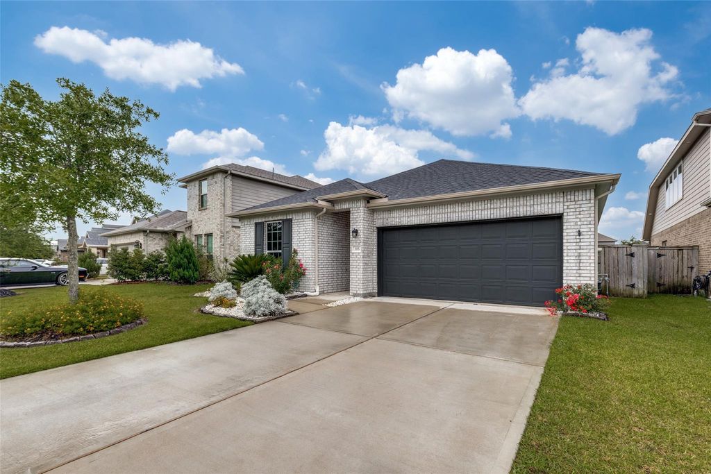 385 Weimer Lagoon Road, La Porte, TX 77571