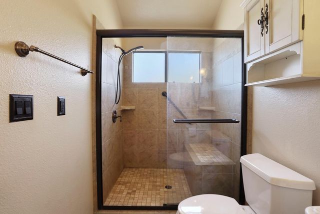 8510 Hautly Ln, Valley Springs, CA 95252