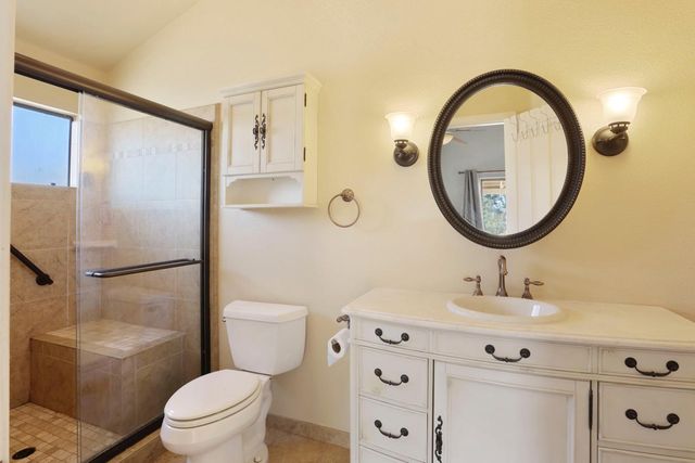 8510 Hautly Ln, Valley Springs, CA 95252