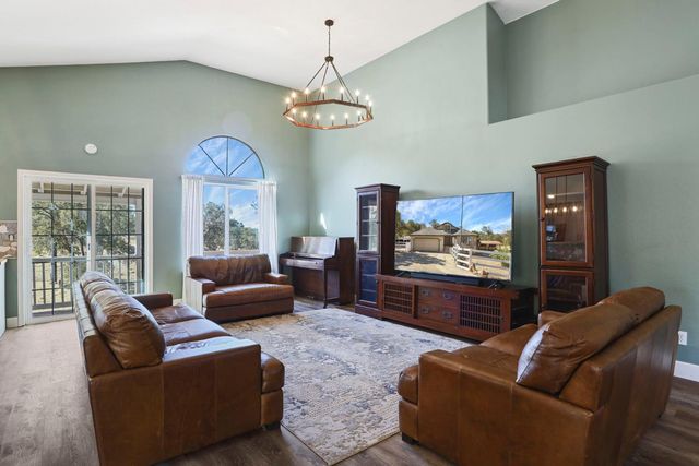 8510 Hautly Ln, Valley Springs, CA 95252