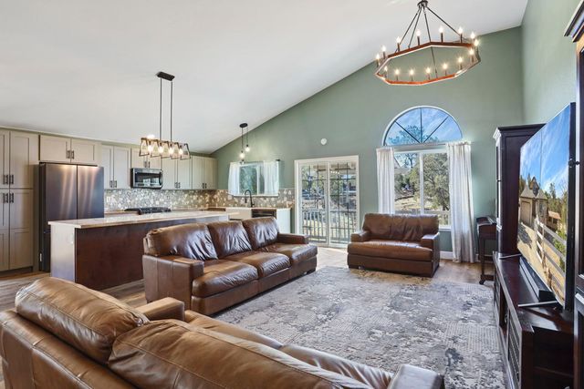 8510 Hautly Ln, Valley Springs, CA 95252