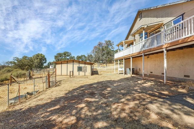 8510 Hautly Ln, Valley Springs, CA 95252