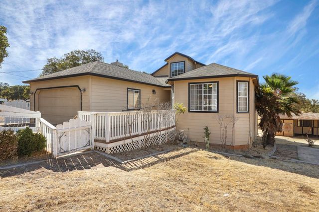 8510 Hautly Ln, Valley Springs, CA 95252