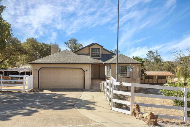 8510 Hautly Ln, Valley Springs, CA 95252