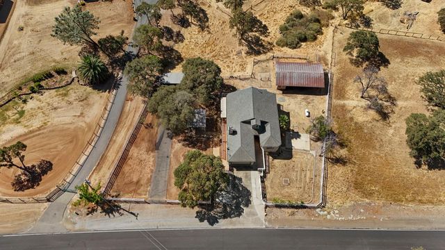 8510 Hautly Ln, Valley Springs, CA 95252