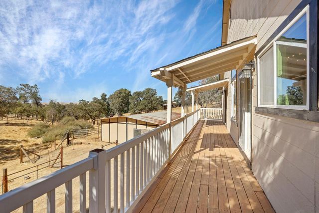 8510 Hautly Ln, Valley Springs, CA 95252