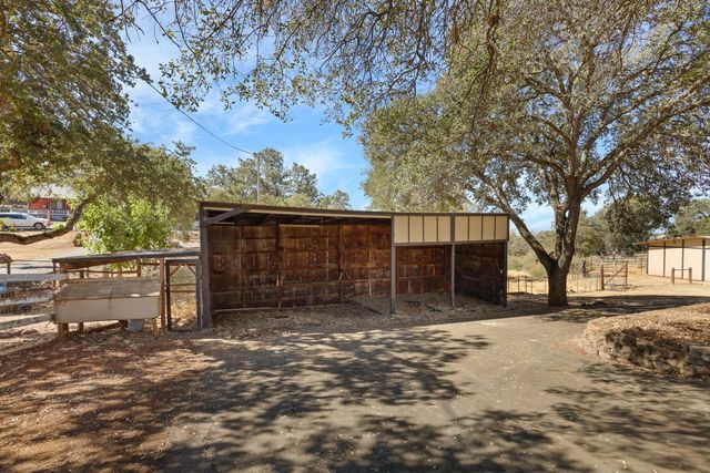 8510 Hautly Ln, Valley Springs, CA 95252