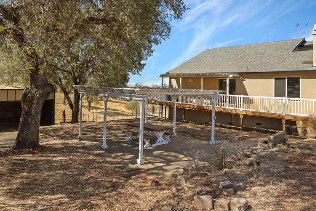 8510 Hautly Ln, Valley Springs, CA 95252