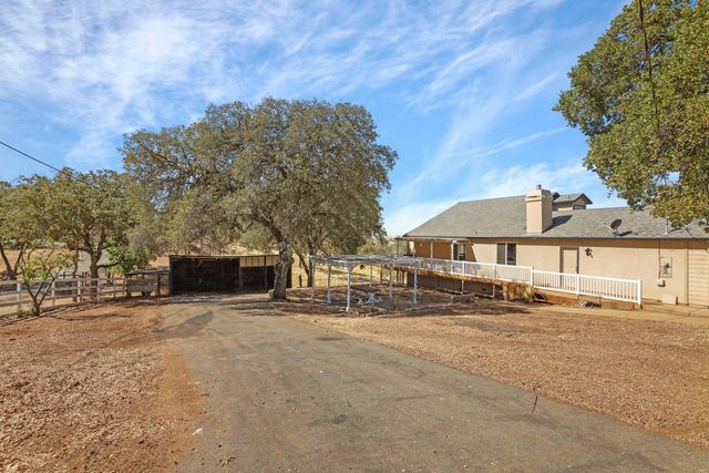 8510 Hautly Ln, Valley Springs, CA 95252