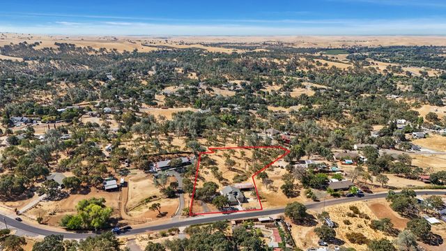 8510 Hautly Ln, Valley Springs, CA 95252