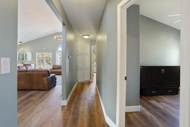 8510 Hautly Ln, Valley Springs, CA 95252