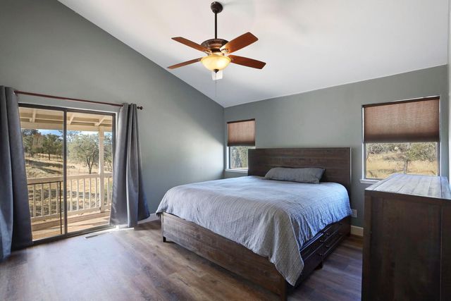 8510 Hautly Ln, Valley Springs, CA 95252